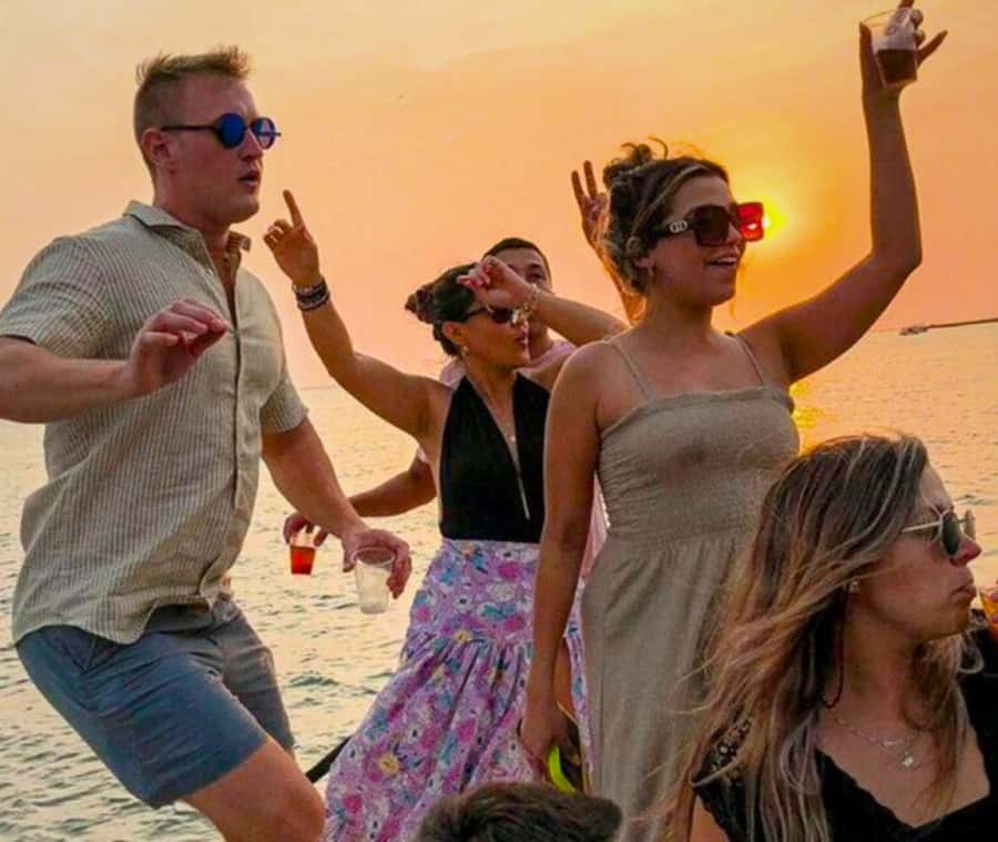 Cartagena de Indias: Sunset Cruise Open Bar with Dance Show - 4:45 PM Start, Safety Briefing, and Your Welcome Cocktail