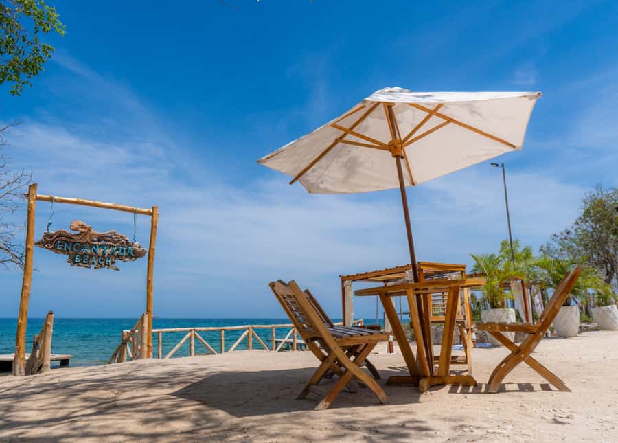 Cartagena: Encantada in Rosario Islands Boat Trip - A full 8 hour day, with two speedboat hops