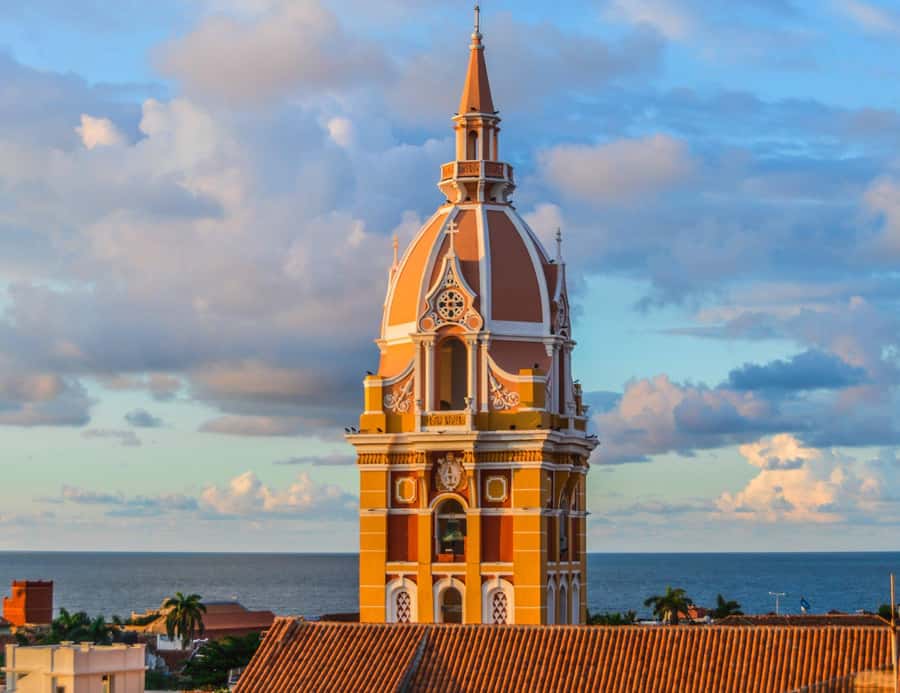 Cartagena: Explore with a city tour aboard a typical "chiva". - Why a chiva city tour works so well in Cartagena