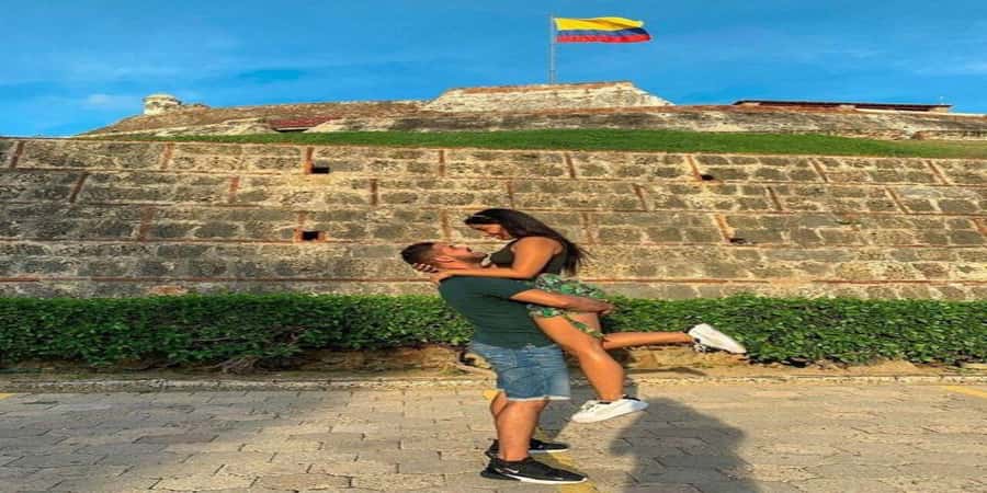 Cartagena: Explore with a city tour aboard a typical "chiva". - Pickup in Bocagrande: meeting points, timing, and expectations