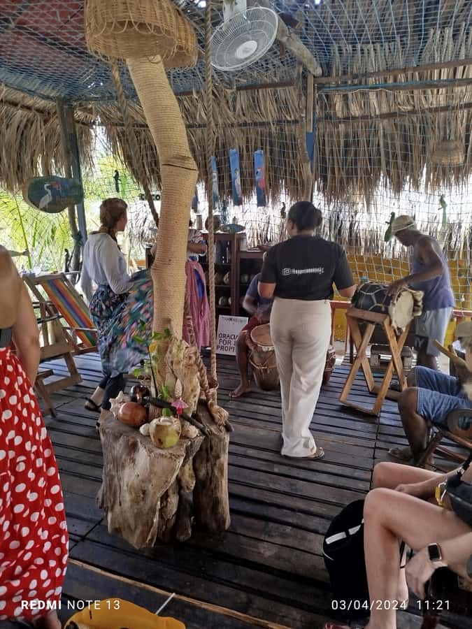 Cartagena: FISHERMEN'S ISLAND IN THE MANGROVES by canoe - Fishermen’s Island: Coco Frío, Music, Dance, and Local Story