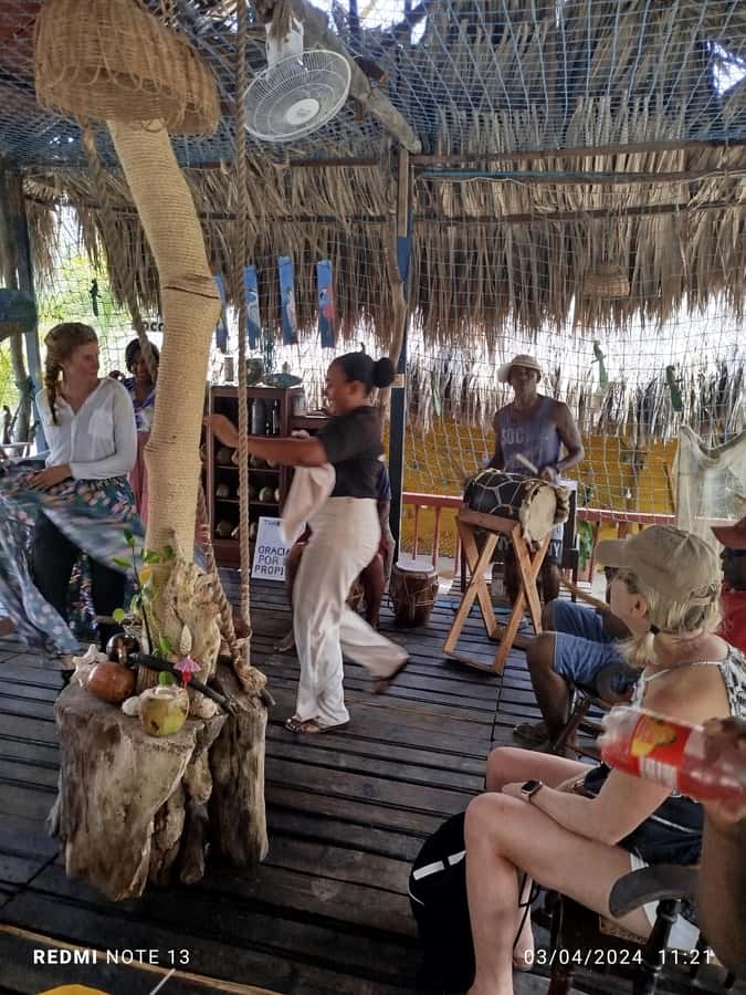 Cartagena: FISHERMEN'S ISLAND IN THE MANGROVES by canoe - Who This Tour Suits Best (and Who Might Skip It)