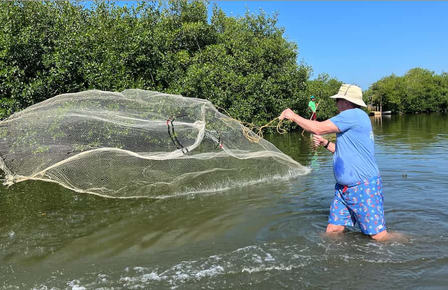 Cartagena Fishing, Crabbing, Birdwatching Experience + Lunch - The Canoe Ride Through Mangrove Tunnels