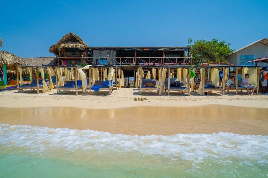 Cartagena: Full day at quiet beach with facilities and lunch - Who this tour fits, and who should skip it
