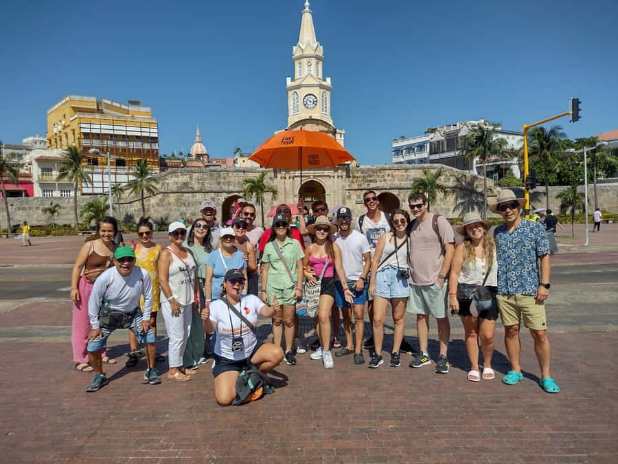Cartagena: Historic Center and Getsemaní Shared Walking Tour - Art stops you can plan around: Modern Art, Gold, and Emerald Museums