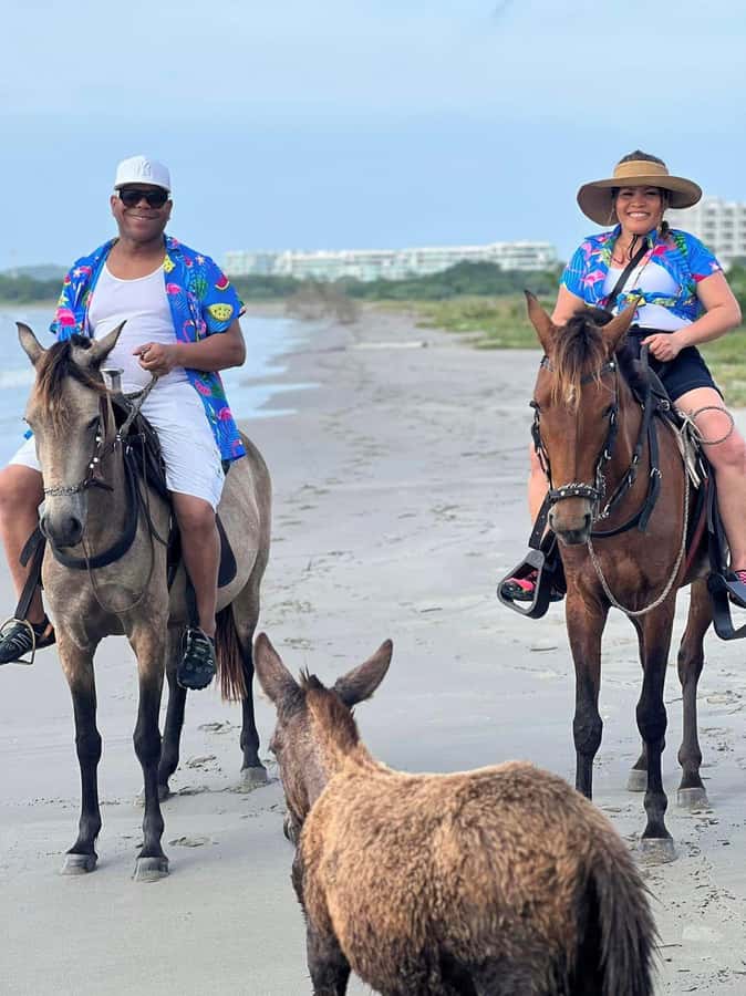Cartagena: Horseback Ridding Excursion on the Beach - Meeting the guide and getting matched to a horse