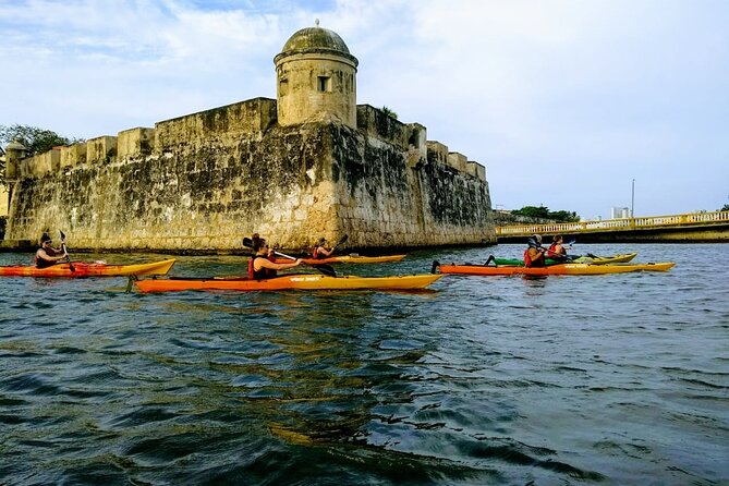 Cartagena In Kayak - The harbor route: clock tower, Camellón of the Martyrs, and San Pedro