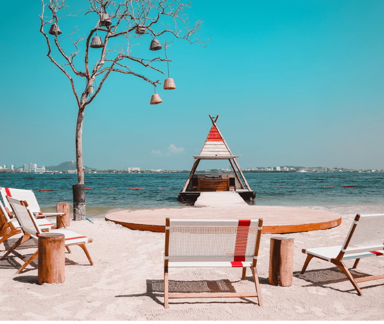 Cartagena: La Punta Beach Club Day Pass (Lunch included) - Lunch Included: Six Menu Choices and a Seasonal Finish