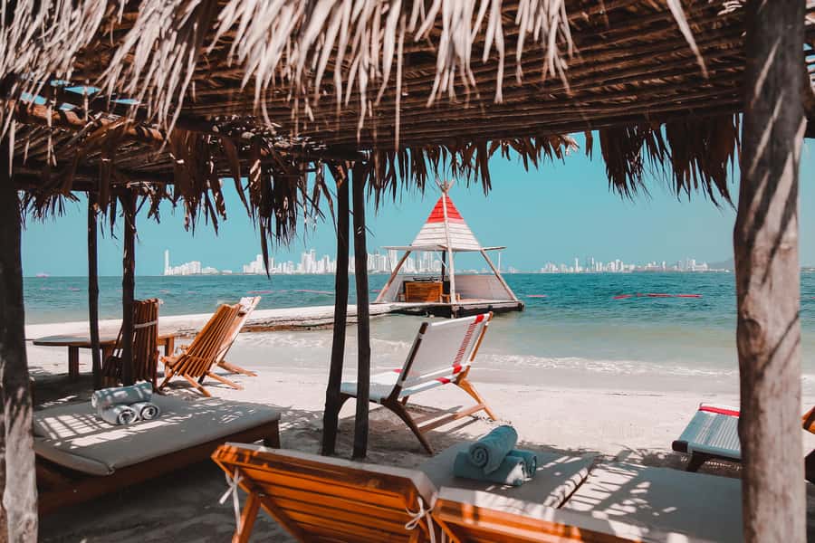 Cartagena: La Punta Beach Club Day Pass (Lunch included) - Getting to La Punta: Muelle de la Bodeguita to Tierra Bomba
