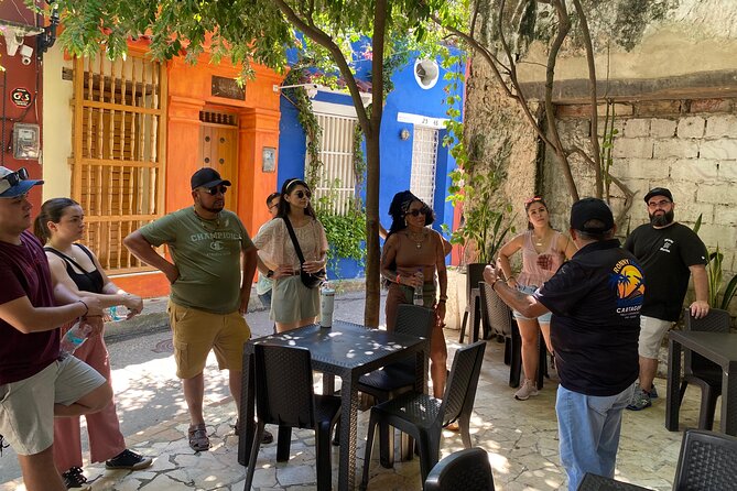 Cartagena Magic: Tour Historic Center and Gethsemane District - Trinity Square and Getsemaní: color, street energy, and local resistance
