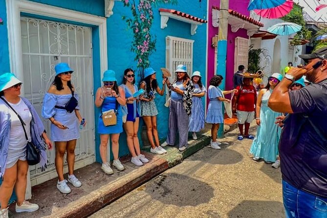 Cartagena Magic: Tour Historic Center and Gethsemane District - Plaza de la Proclamación near the Cathedral: where official moments meet modern life