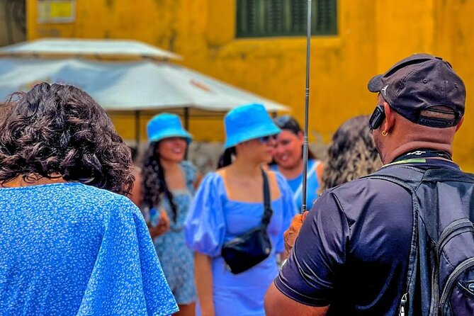 Cartagena Magic: Tour Historic Center and Gethsemane District - Plaza de los Coches and the Clock Tower entrance: the Walled City gateway moment