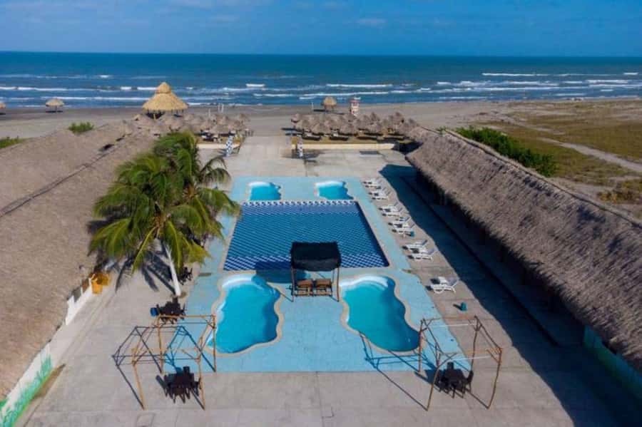 Cartagena: Mud Volcano Tour with Lunch, Pool, and Beach - Who This Tour Fits Best, and Who Should Skip It