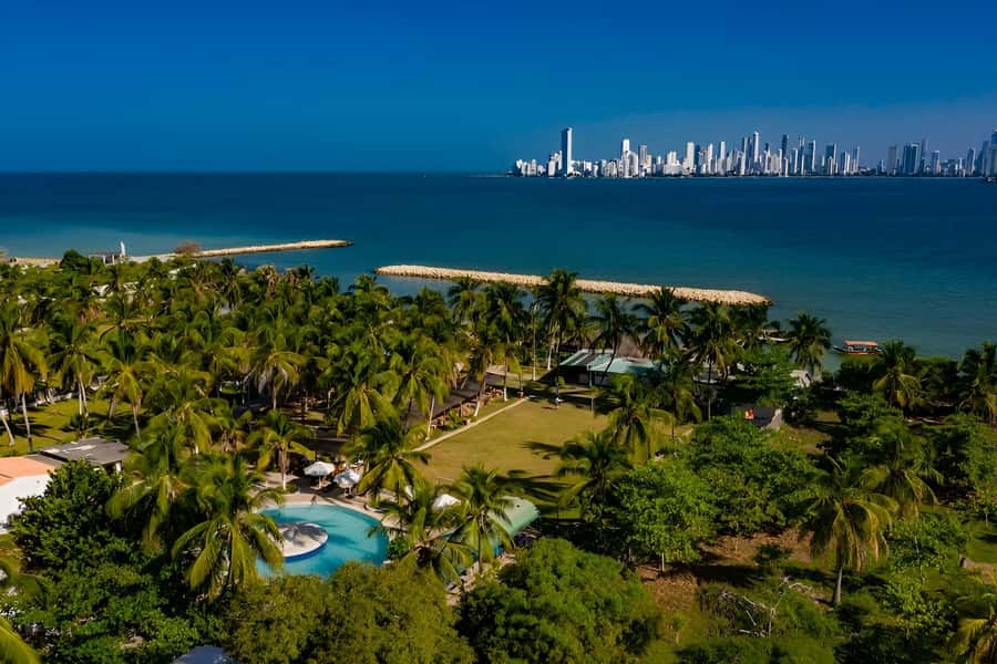 Cartagena: Palmarito Beachclub with Pool, Kayak and paddle! - Spanish-guided experience: how to make the day smoother