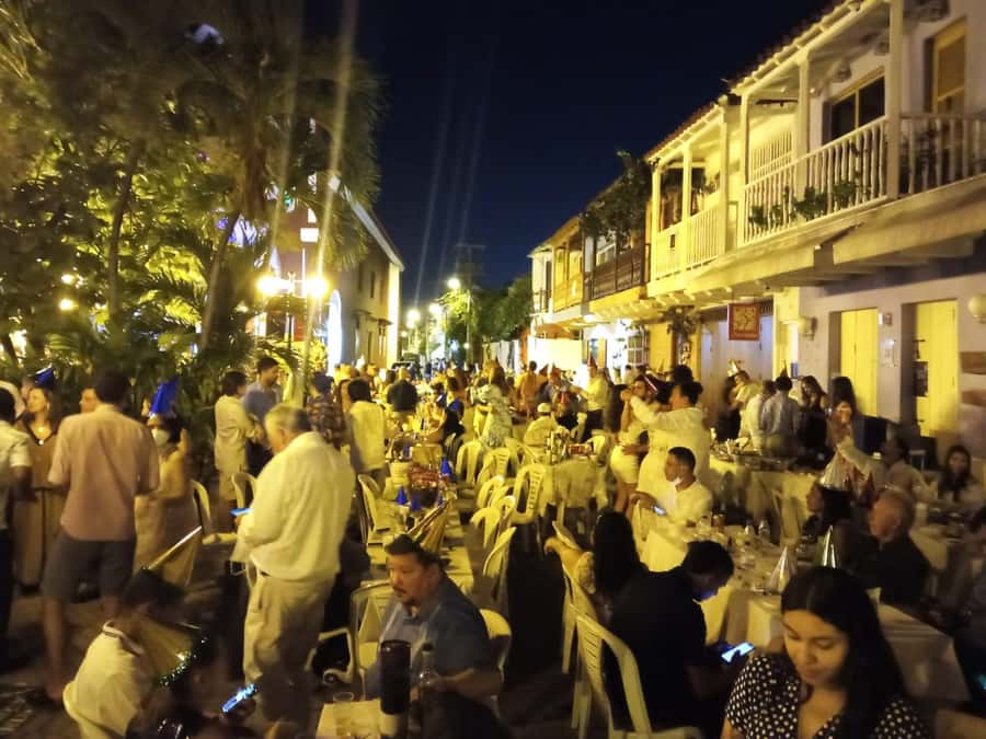 Cartagena: Party Bus Tour In Cartagena - Time, Timing, and Photos: How to Get the Most From a 2-Hour Ride