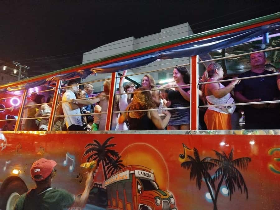 Cartagena: Party on a typical bus crossing the city - La India Catalina Stop: Photos and a Local Icon