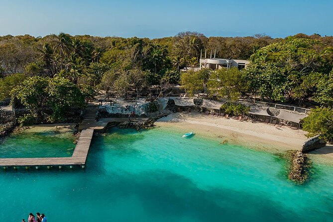 Cartagena : Private boat + Private island + Cholon + Snorkeling - Rosario Islands Snorkeling: Pool Time and the Sunken Plane