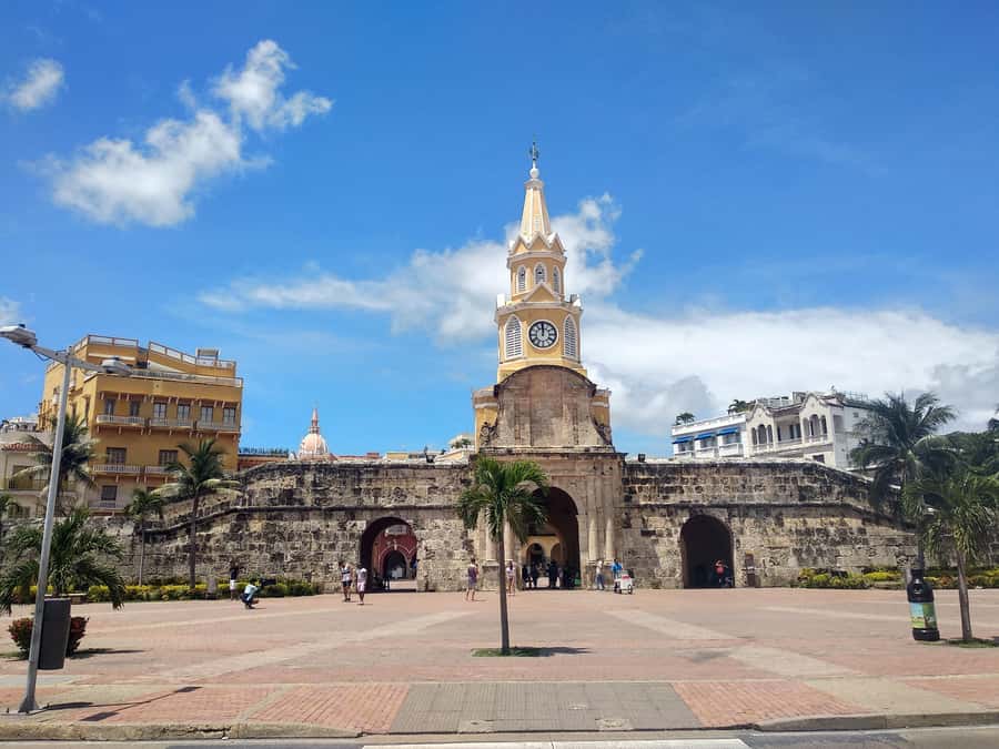 Cartagena: Private City Tour in an Air-Conditioned Vehicle - Manga mansions and the view-building stop at La Popa
