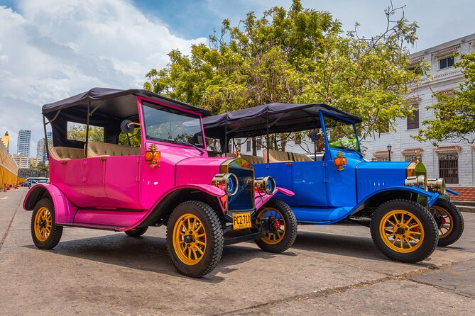 Cartagena Private Classic Car Tour Up to 5+ Bilingual Guide - The 1 hour 15 minute route: fast, focused, and doable