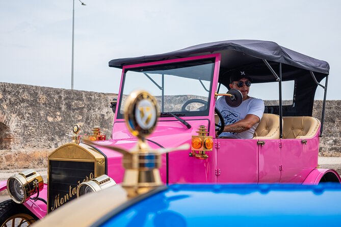 Cartagena Private Classic Car Tour Up to 5+ Bilingual Guide - Plaza de los Coches: a loud, colorful entry point with a complicated past