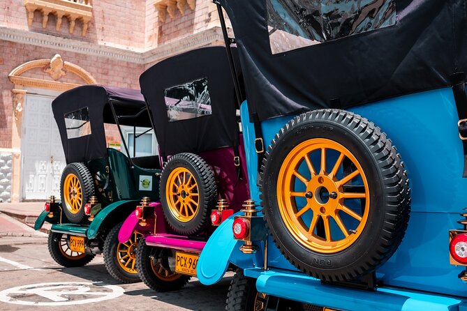 Cartagena Private Classic Car Tour Up to 5+ Bilingual Guide - Las Bóvedas: old dungeons turned into craft spaces
