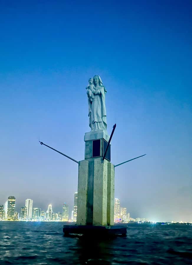 Cartagena: Private Sunset and Night Boat Tour - Things to Watch For: Shoes, Smoking Rules, and Night Timing