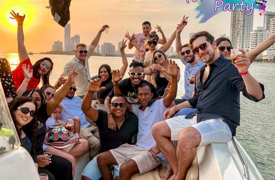Cartagena: Private Sunset and Night Boat Tour - How the 2-Hour Private Boat Cruise Actually Flows