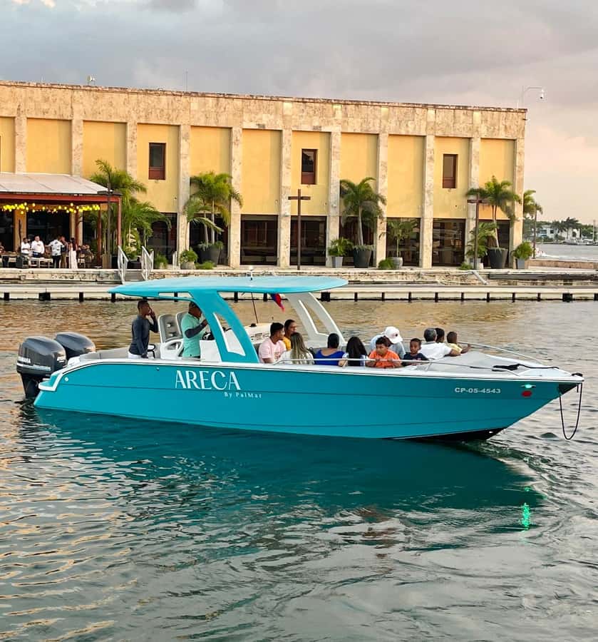 Cartagena: Private Sunset and Night Boat Tour - Finding the Meeting Point Near Cartagena’s Convention Center