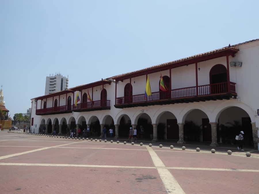 Cartagena: Private Walking Tour with German or Italian Guide - Key Highlights You Will Notice Right Away