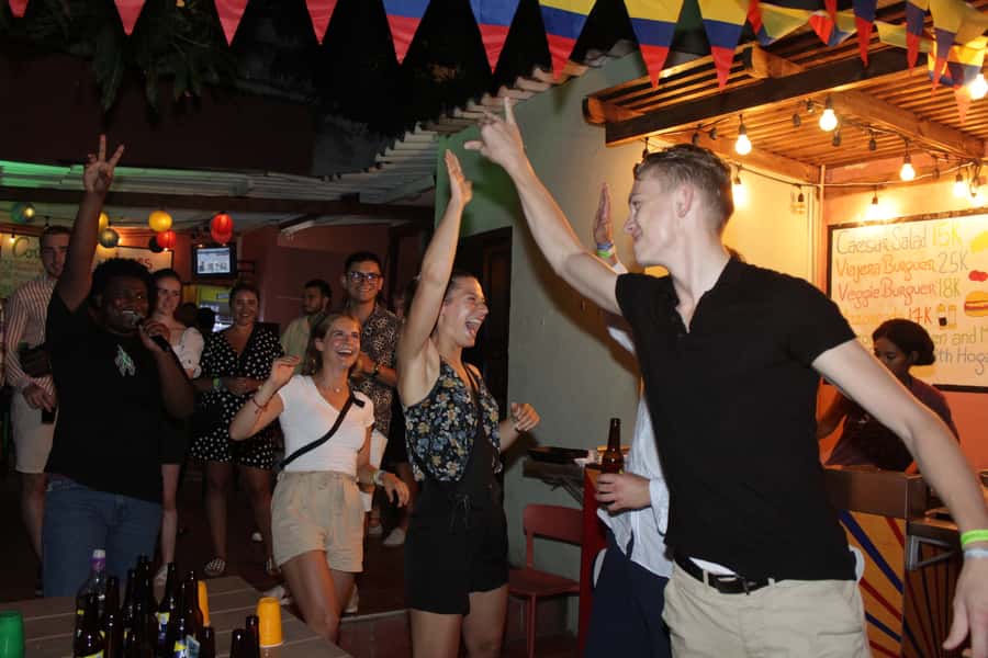 Cartagena: Pub Crawl with Dancing Lessons and Free Shots - A 6-hour Cartagena nightlife shortcut through Old City and Getsemaní