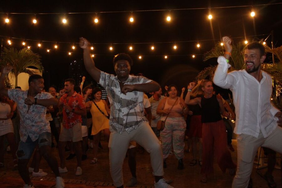 Cartagena: Pub Crawl with Dancing Lessons and Free Shots - Safety and staying together, the part I trust most