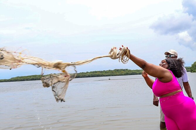 Cartagena Real : neighborhood, mangrove, fishing, typical lunch and culture - Playas de la Boquilla: quiet, safer beach time with bilingual guides
