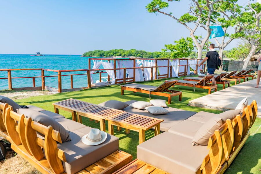 Cartagena: Rosario Islands Daypass Ibbiza Island Beach Club - Why the itinerary includes multiple boat segments (and why that matters)