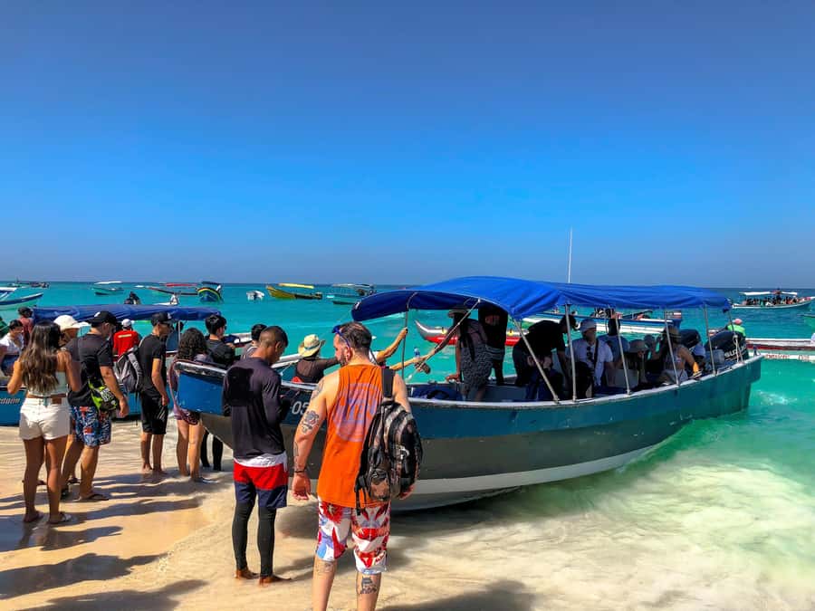 Cartagena: Rosario Islands, Playa Blanca, Baru - Morning pickup and the Barú stair reality