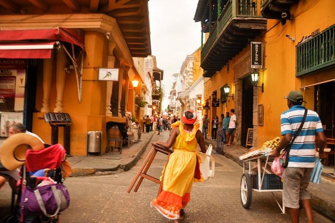 Cartagena Sightseeing Tour Historic Center starting at the port - Cerro de la Popa First: Why the Hilltop Stop Works