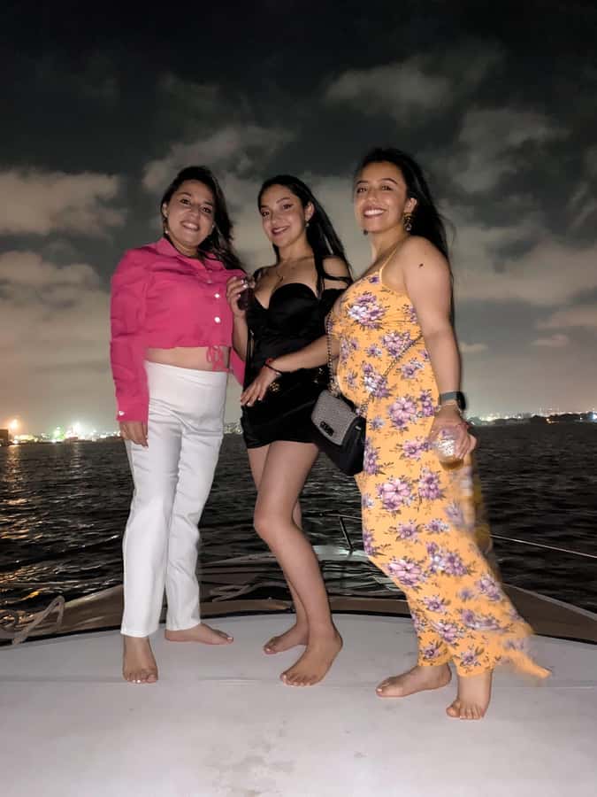 Cartagena: Speed Boat Party on the Bay with open bar - Who should book this and who should skip it