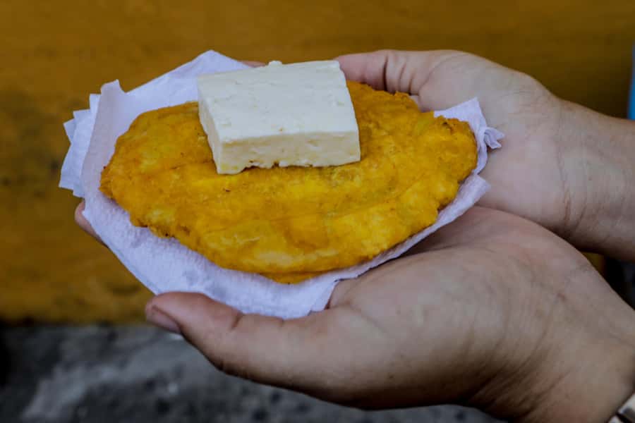 Cartagena: Street Food Walking Tour - Stop 1: Lonchería Polo Norte, Then the 90+ Year Restaurant with Chinese-Local Flavor