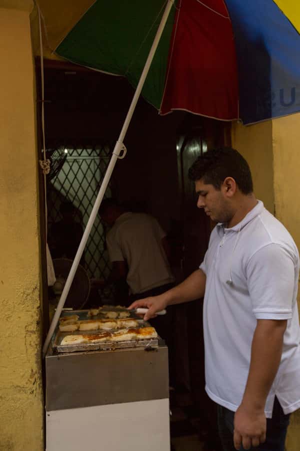 Cartagena: Street Food Walking Tour - How the Tour Actually Runs: Greeter Help, Real Guide Energy, and a Minimum Group Size