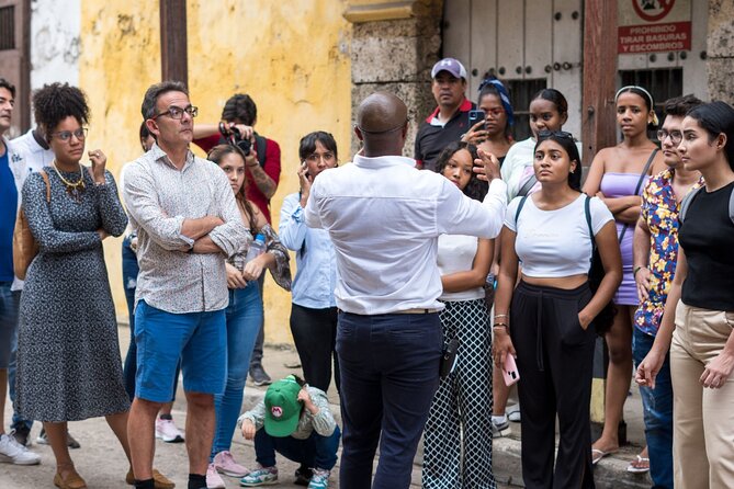 Cartagena Streets and Appointments Tour - Plaza de la Aduana and Calle de la Amargura: customs, trade, and the old city’s edge