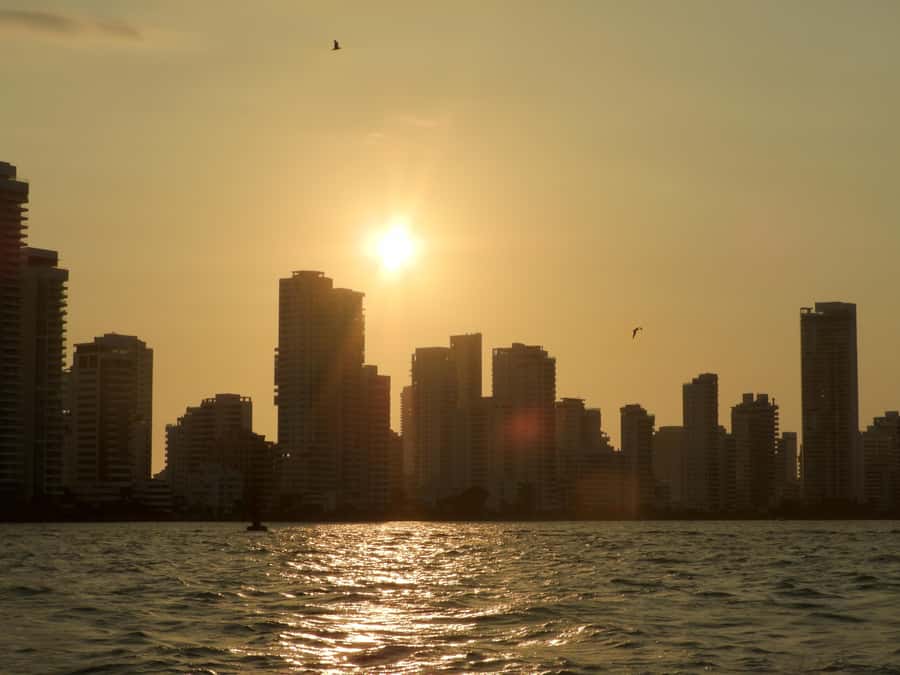 Cartagena: Sunset baytour with Dj, drinks and disco - From Muelle de los Pegasos to sunset mode at sea