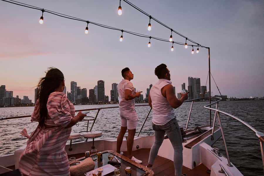 Cartagena: Sunset Cruise with Open Bar - Why Cartagena sunsets look different from the bay