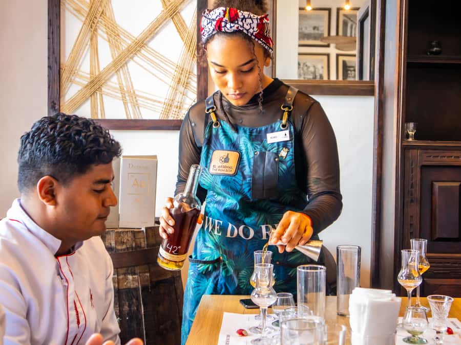 Cartagena: The Legendary Colombian Rum and Chocolate Tasting - Your 105 minutes inside the tasting: eight rums, paired chocolates, and three savory bites