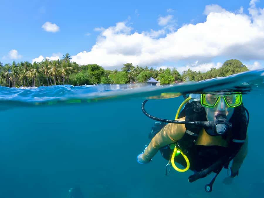 Cartagena: Tour to Playa Tranquila with Snorkeling + Luminous Plankton and Parasol - Meeting guides, language, and how to avoid frustration