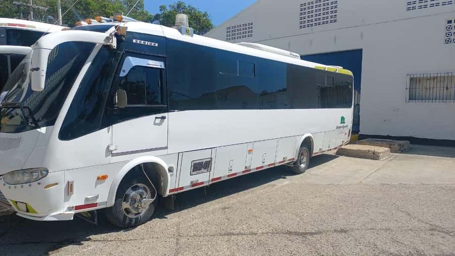 Cartagena: Traditional Daytour to Playa Blanca By Bus! - Switching to the island: speedboat, sea bathing, and planned activities