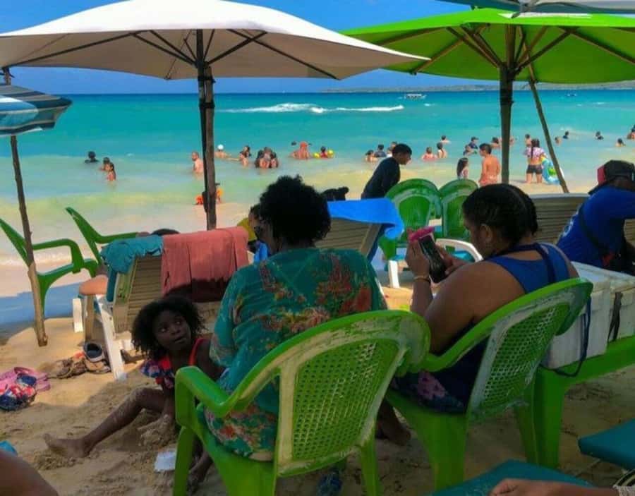 Cartagena: Traditional Daytour to Playa Blanca By Bus! - Timing and communication: the biggest operational risk