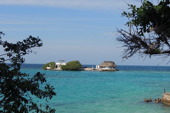 Cartagena VIP Boat Tour: Rosario Islands & Snorkel - Drinks, snacks, and the value check on your package