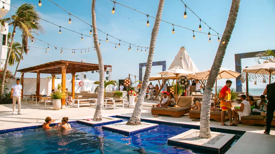 Cartagena: Wala Pass Day, pool, sea, DJ and live shows - Key points at a glance