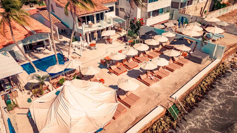 Cartagena: Wala Pass Day, pool, sea, DJ and live shows - DJ every day and the volcanic candle sunset ritual