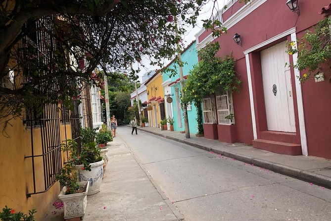 Cartagena Welcome Tour with Airport Transfer - Entering the Colonial Walls: Orientation That Actually Sticks