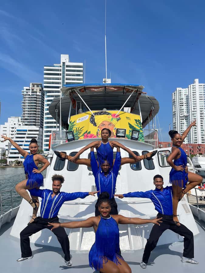 Cartagena: White Night Boat Tour with Dinner and Open Bar - Aboard the Bequia Eagle: what a White Night cruise feels like